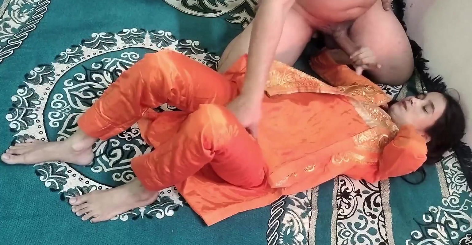 Desi Damad Ne sasumaa Ko chod kar thaka Diya