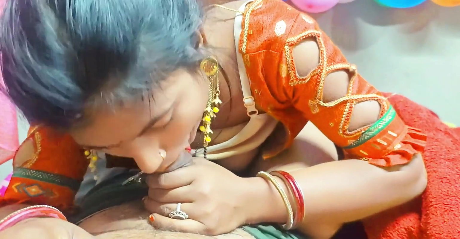 Nepali bhabhi hot sex and masterbuting