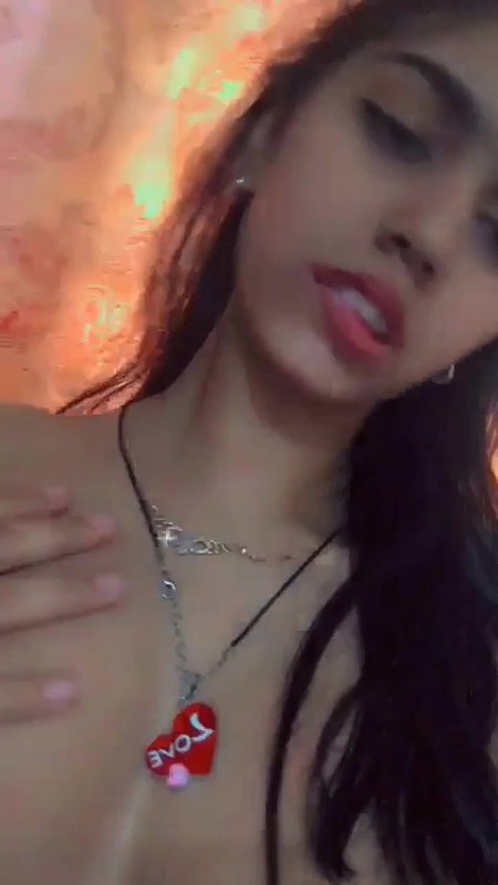 Desi cutie showing boobs and pressing them