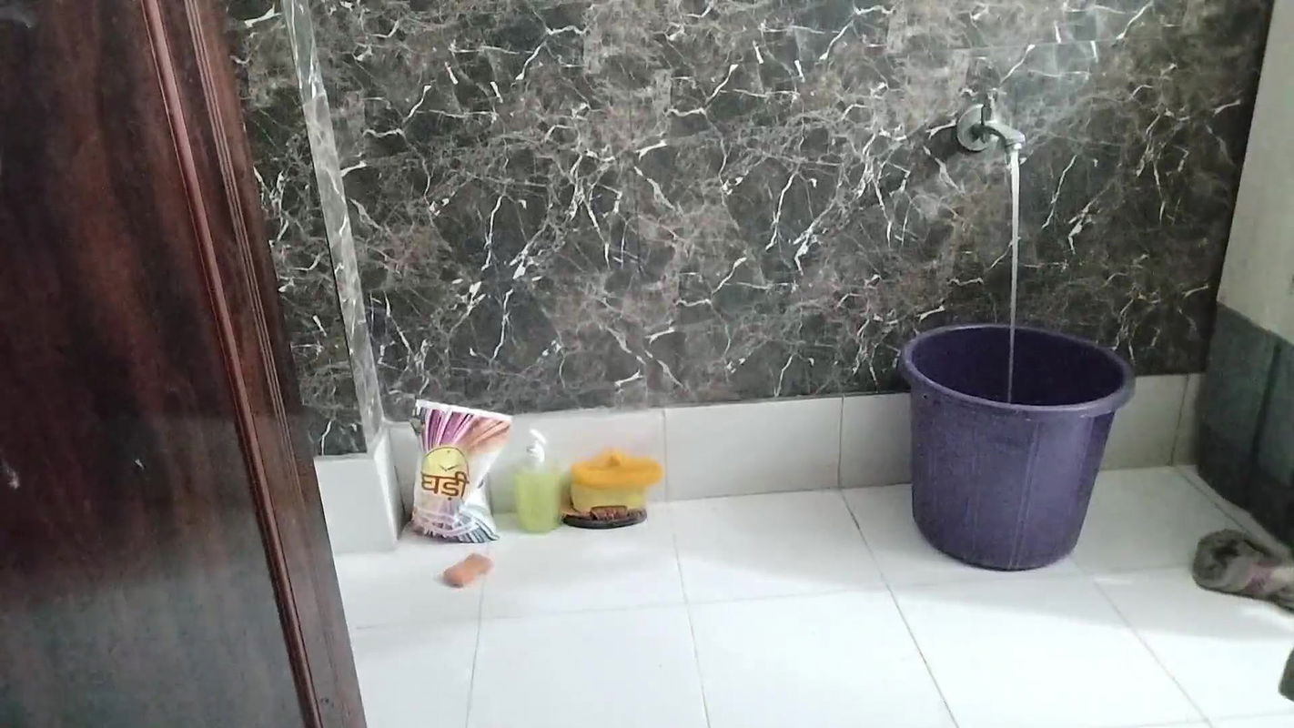 Desi bhabhi ki chudai bathroom me