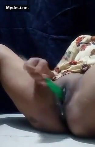 Desi Unsatisfied Bhabhi Masturbating & Squirting