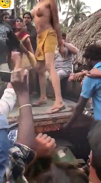 Arkesta मे नाचते हुए