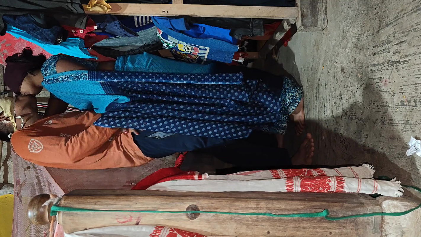 Indian hot bhabhi yoga position pussy licking and hawamain hi fucking of lover ke saat