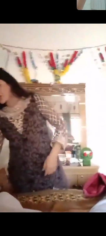 Beautiful girl giving blowjob to cousin and then capturing his dick in her phone