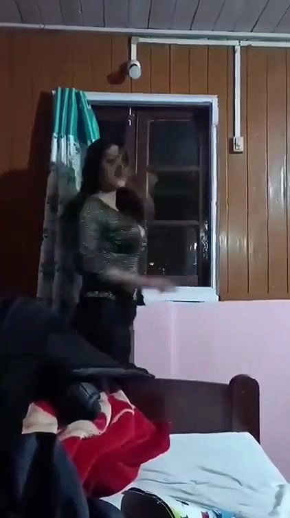 Horny Babe Nude Dancing