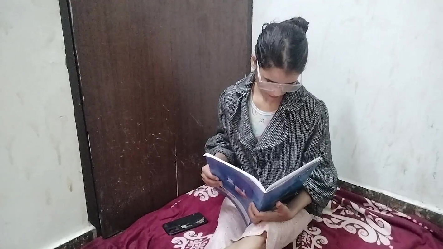 Indian teacher ne apni student ko choda