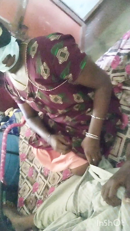 Navel kiss and romance with bhabhi