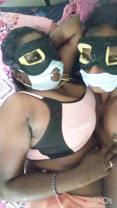 Navel kiss and romance with bhabhi