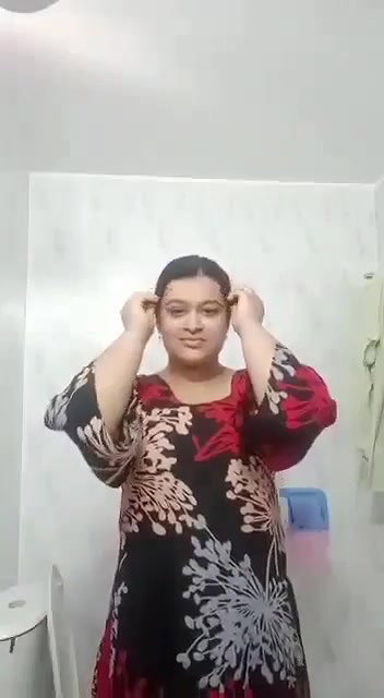 Beautiful Shy Gf Bathing