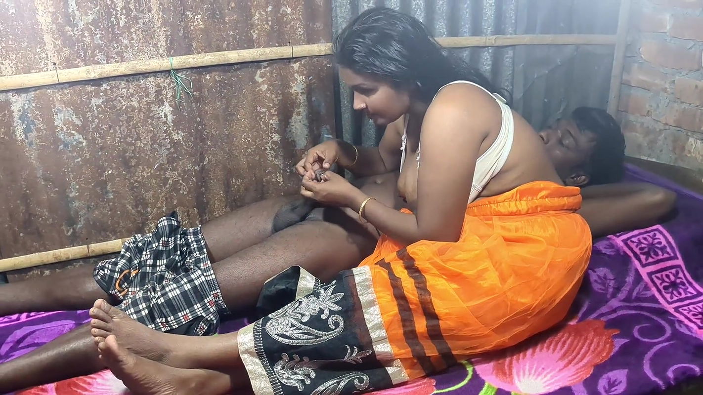 Deluwara Bhabhi Sex with his Husband in Home