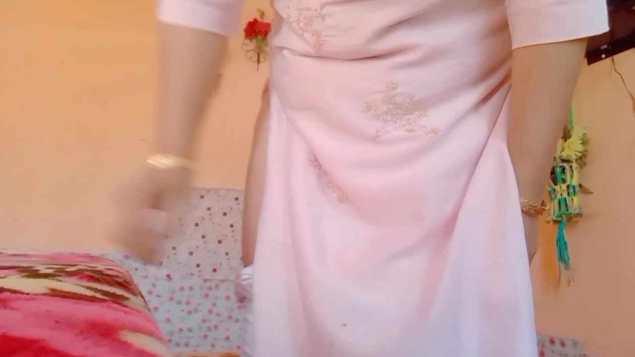 Youtube r Bindass bloging nude -3