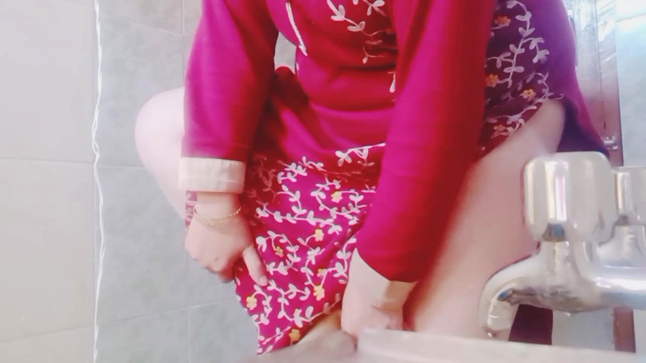 Youtube r Bindass bloging nude -4