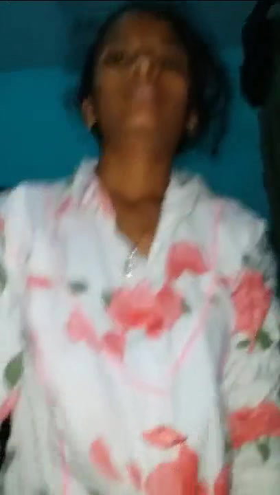 Desi hot bahbhi with hairy pussy riding