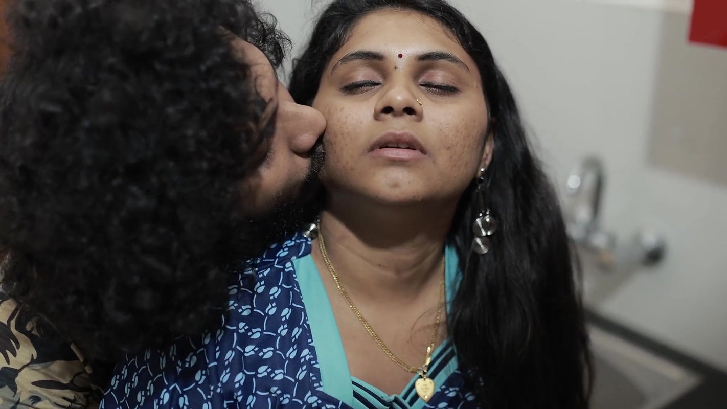 kitchen hot romance and ass lick with sex, Vaishnavy and Sharun Raj hot kitchen doggy sex, Mallu couple kitchen romance with sex