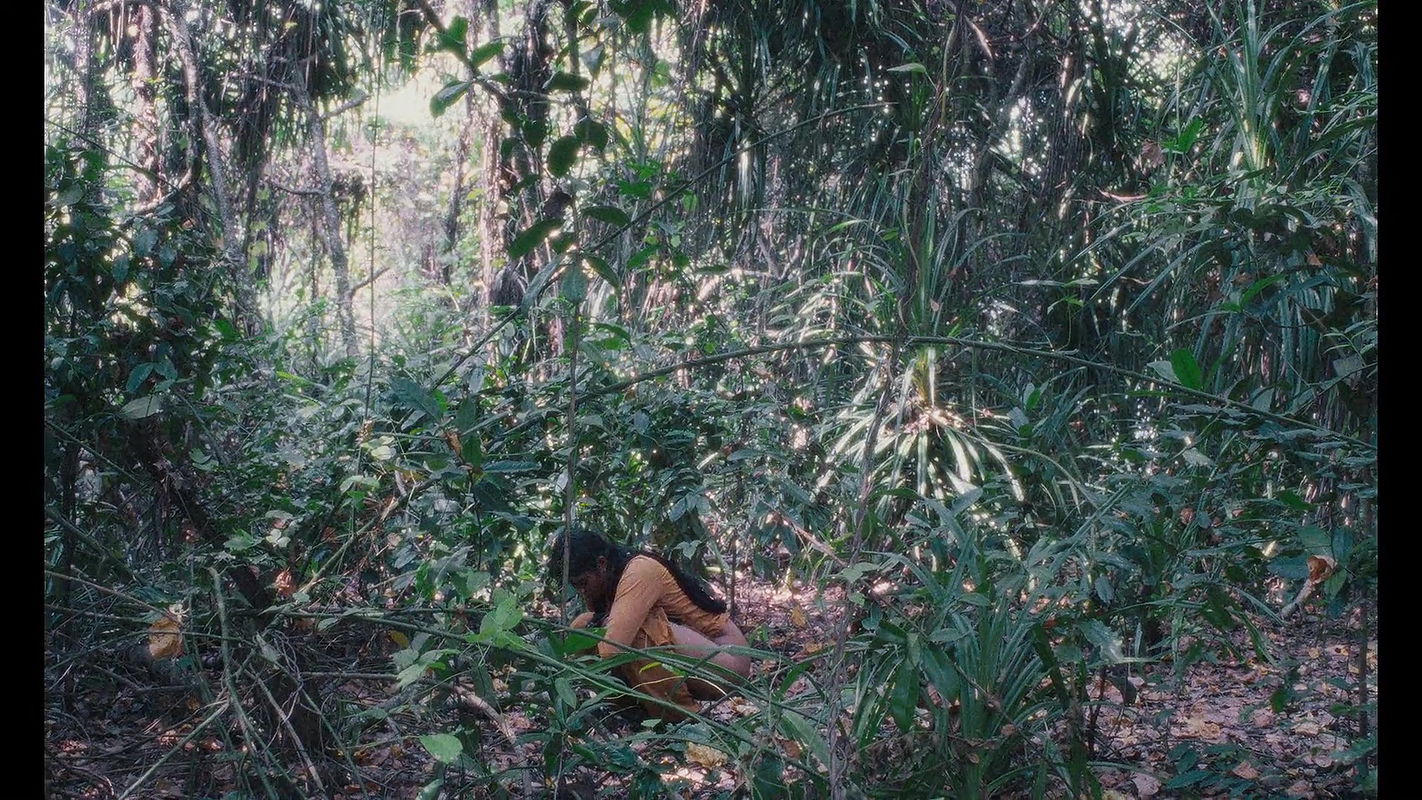 Kani Kusruti Nude Ass and Navel show in All We Imagine as Light