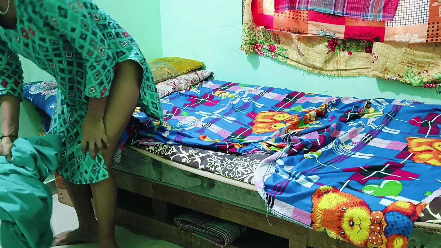 Romance with a hot Indian Bengali bhabhi with a sexy figure full desi sex video