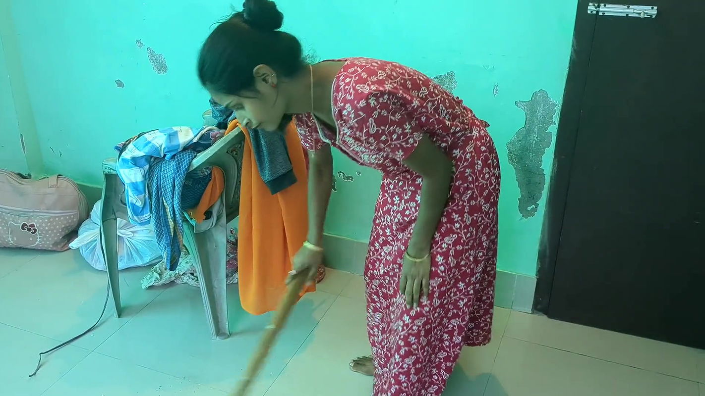 DESI VILLAGE HOT GIRL PARNITA SEX IN HOME