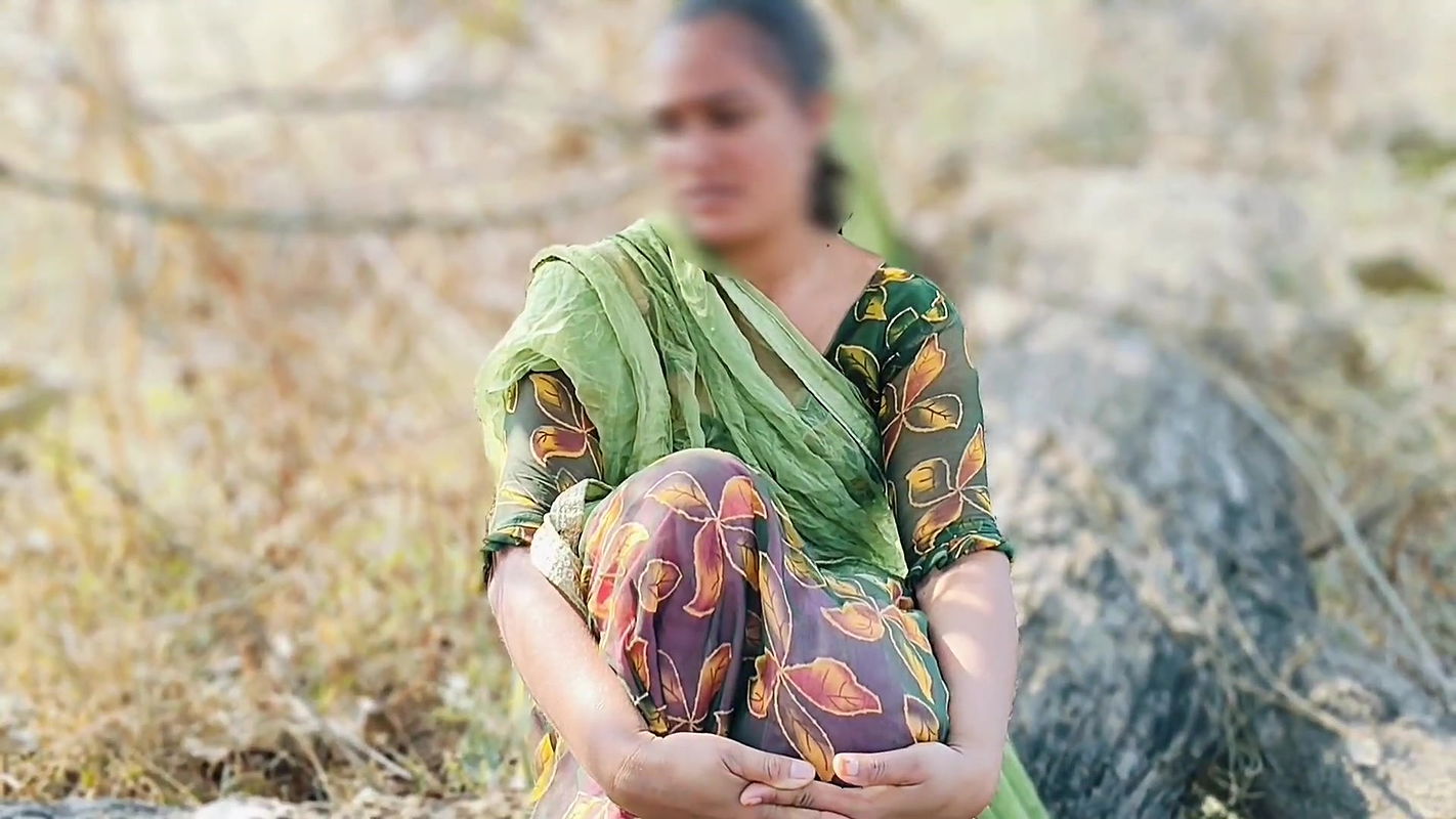 Indian desi village aunty Fucked By her Stepson in jungle, Jungle me mangal outdoor sex Hindi Audio