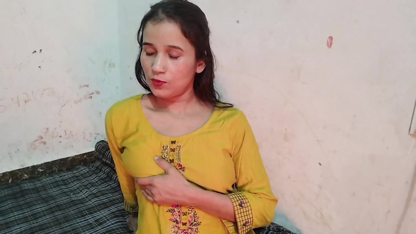 Mere abbujan mujhe ghori bna kar chodte hai