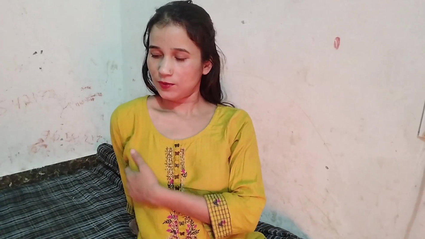 Mere abbujan mujhe ghori bna kar chodte hai