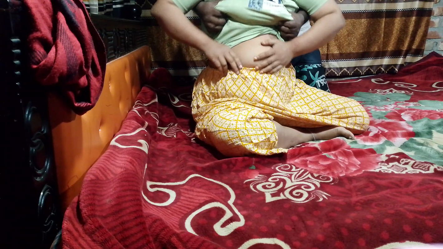 Neighbour indian bhabhi fucked with her devor