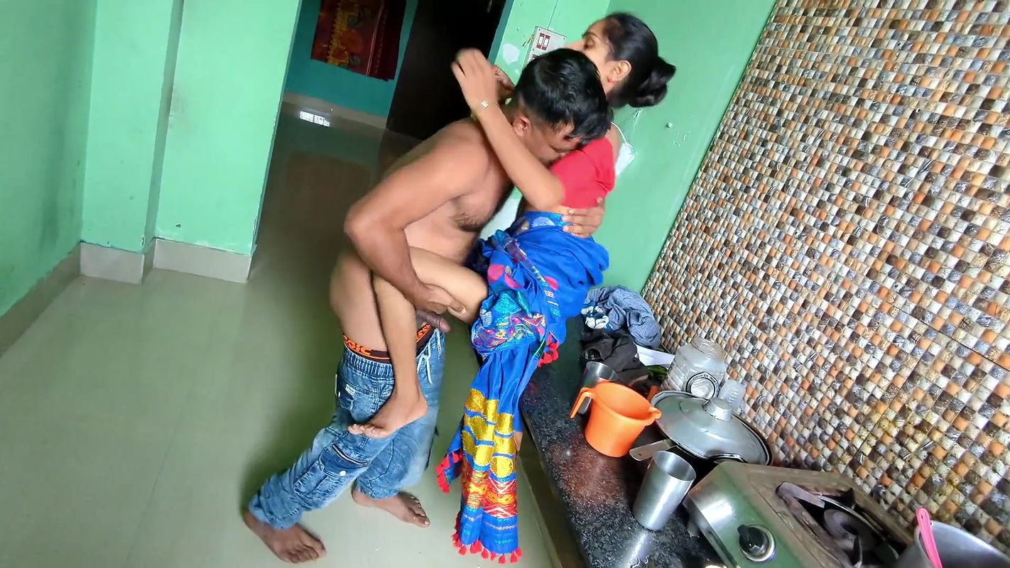 PARNITA SEX WITH NEW HUSBEND AT KITCHAN