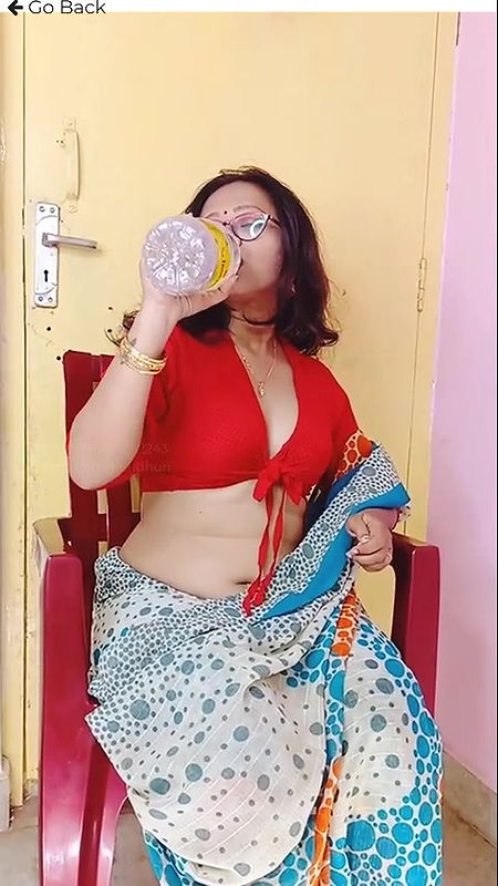 Boudoir Model Moumita Choudhary Full Saree Strip  App Content