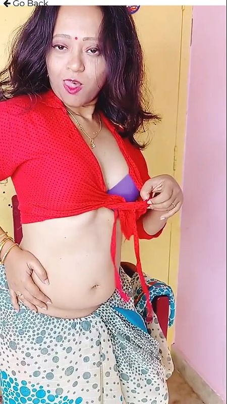 Boudoir Model Moumita Choudhary Full Saree Strip  App Content