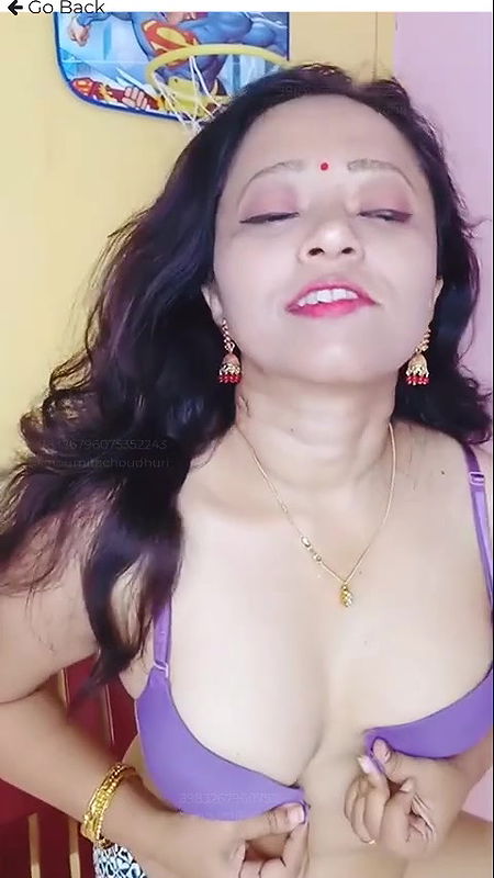 Boudoir Model Moumita Choudhary Full Saree Strip  App Content