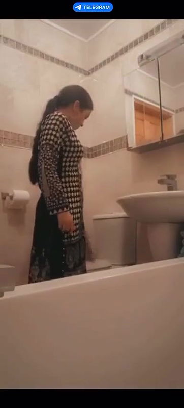 Hot paki girl removing her clothes