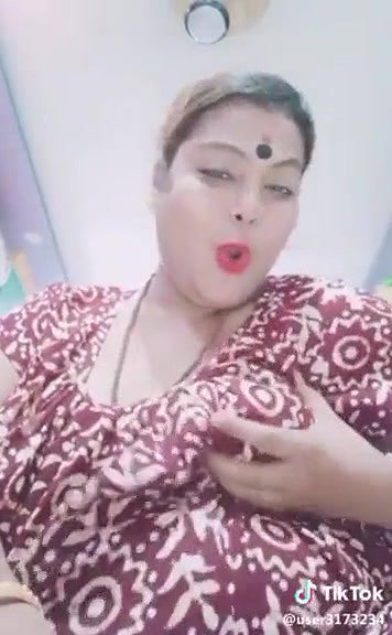 Maa chudane .. andhar daal aur shuru ka Dhabnaa