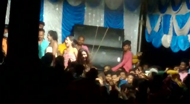 Myd nude dance perfomance 1712025-11