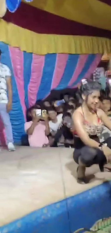 Myd nude dance perfomance 1712025-12