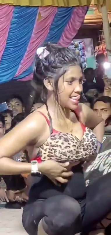 Myd nude dance perfomance 1712025-12