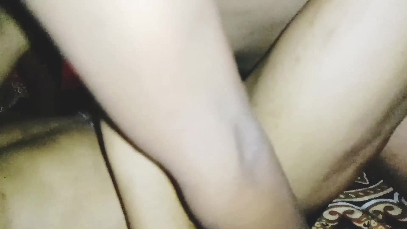 First time I had sex with my Indian girlfriend, her breasts are very nice and her pussy is tight