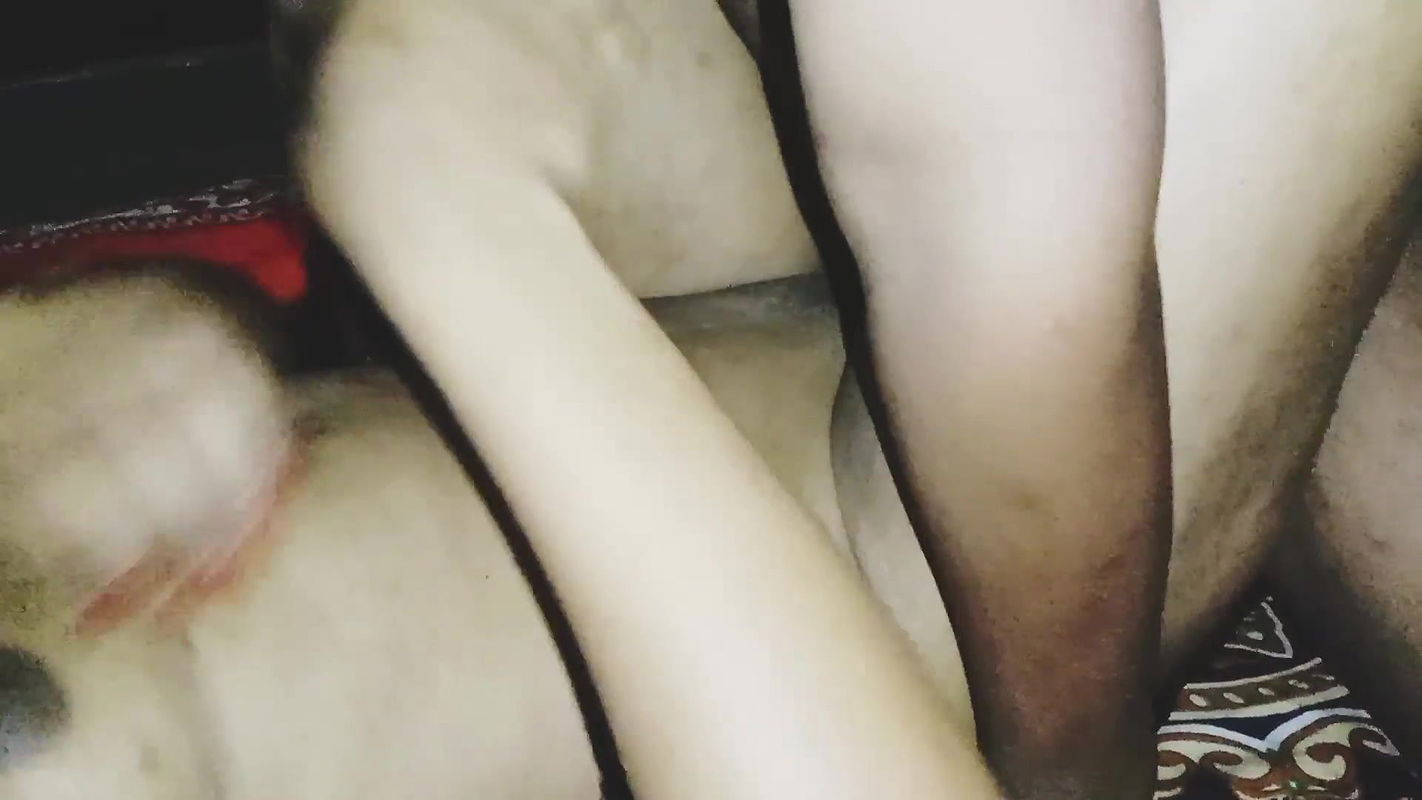 First time I had sex with my Indian girlfriend, her breasts are very nice and her pussy is tight