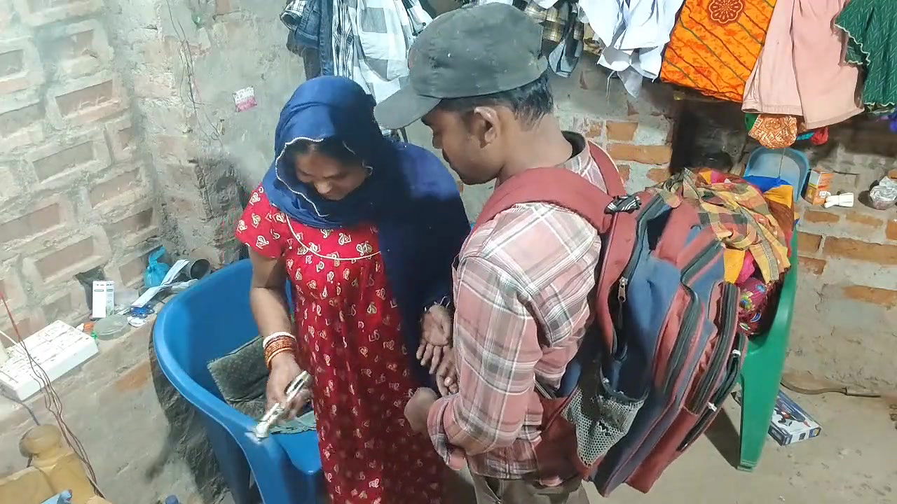 Delivery boy stripped and fucked the housewife