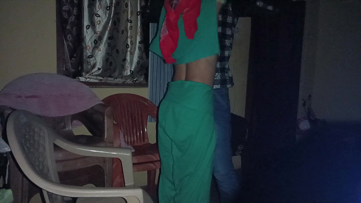 Biwi ke Jane k bad Apni saali ko raat me bulake pehli baar gaand maari