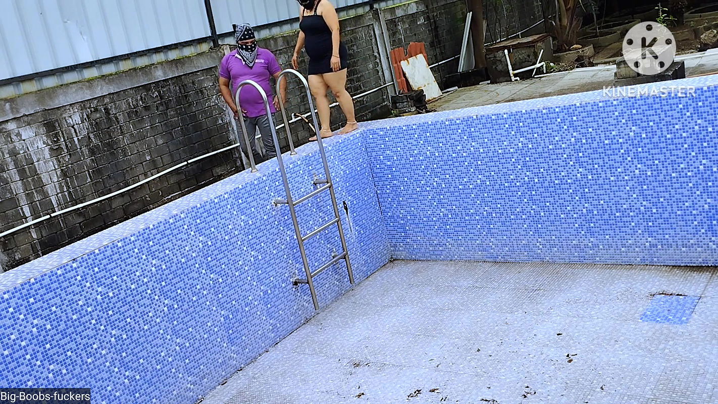 Desi Couple Secret Sex at swimming pool Indian Porn