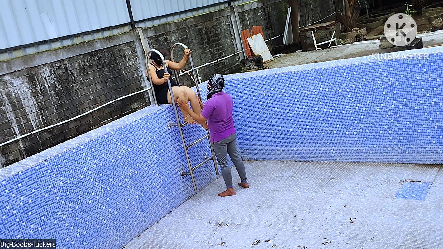 Desi Couple Secret Sex at swimming pool Indian Porn