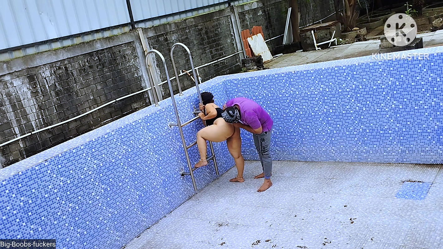 Desi Couple Secret Sex at swimming pool Indian Porn
