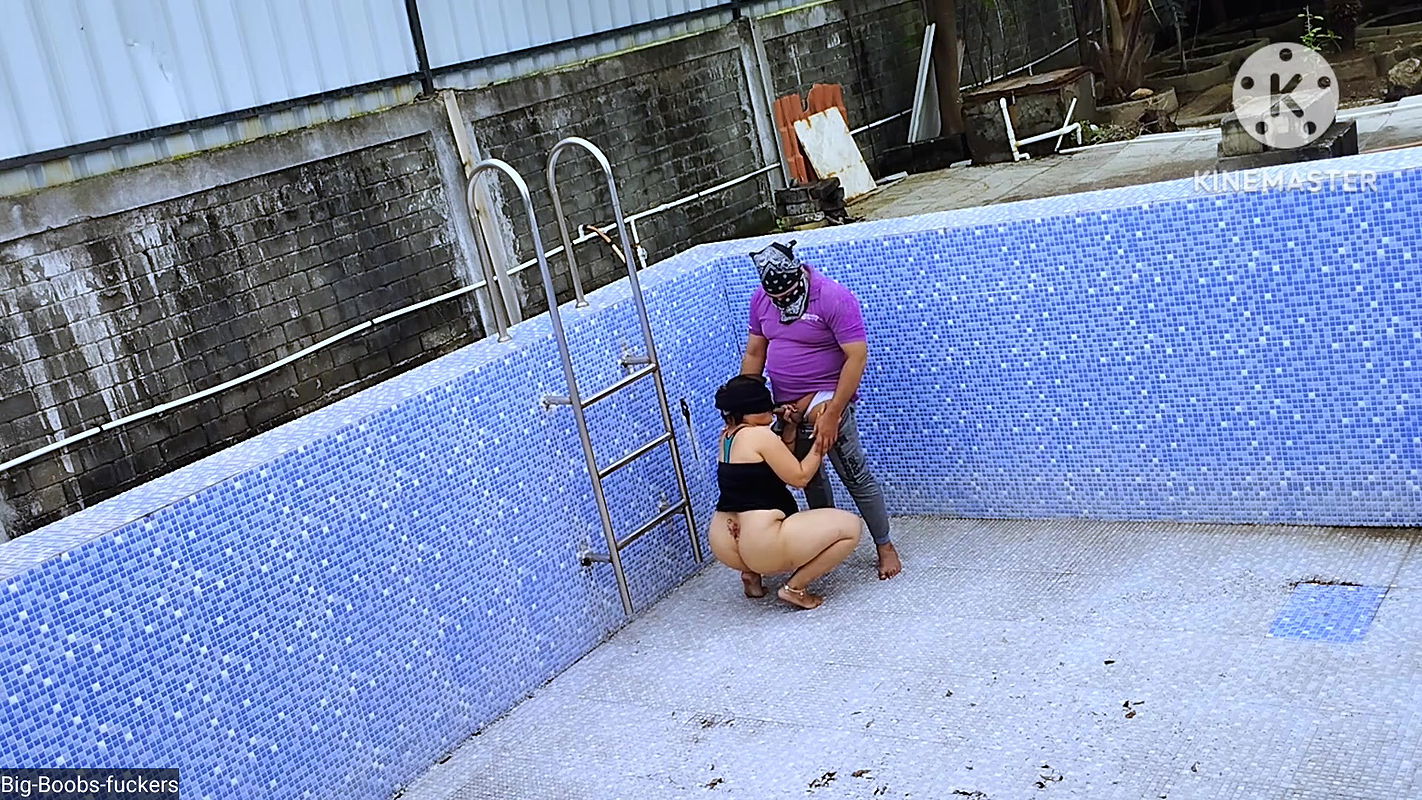 Desi Couple Secret Sex at swimming pool Indian Porn