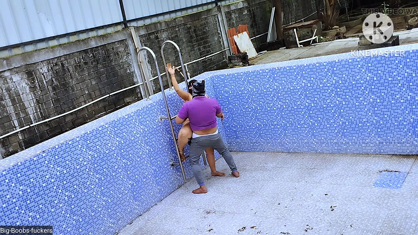 Desi Couple Secret Sex at swimming pool Indian Porn