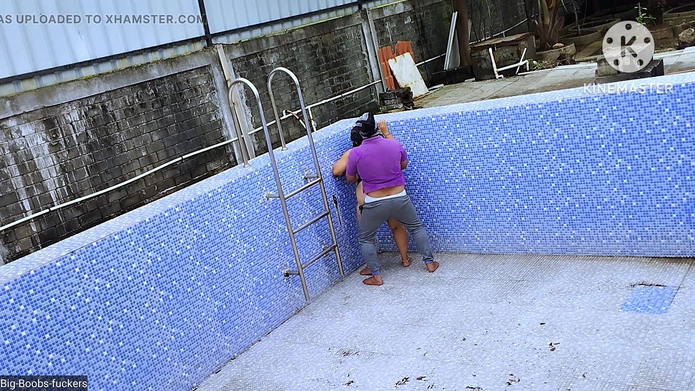 Desi Couple Secret Sex at swimming pool Indian Porn