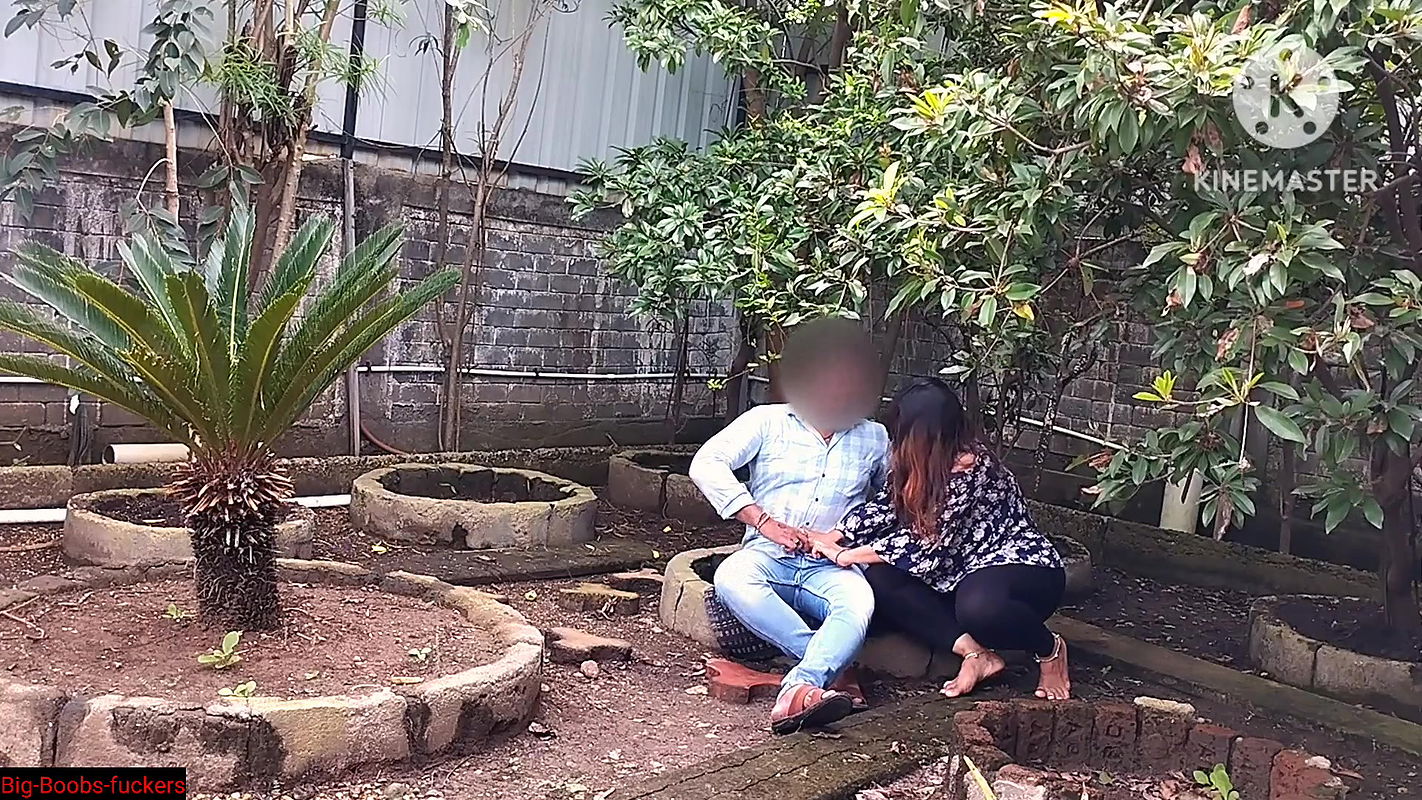 garden Girlfriend with boyfriend blowjob and fucking without condom