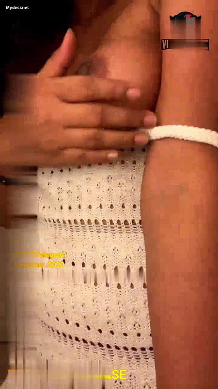Desi hot model mira sexy boobs part 1