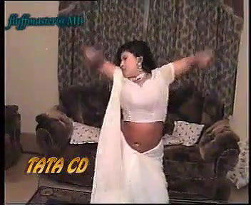 chubby whore in white saree boob flasher mujra on 10 mar chunk 1