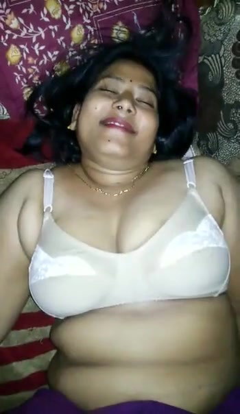 Waaaah Wat a sexy Bhabhi