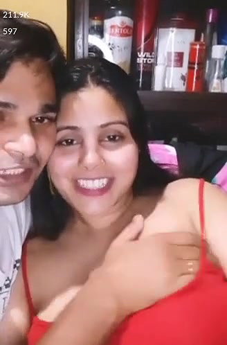 Waaah Beauty Aunty with yngr Guy hooot FUn