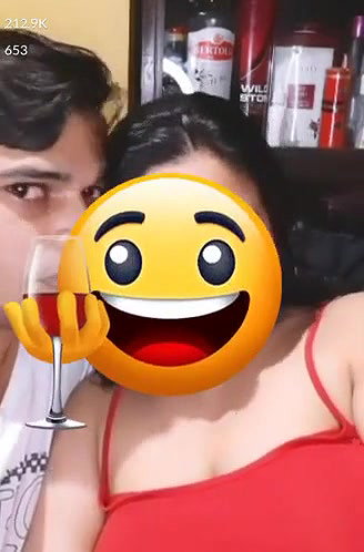 Waaah Beauty Aunty with yngr Guy hooot FUn